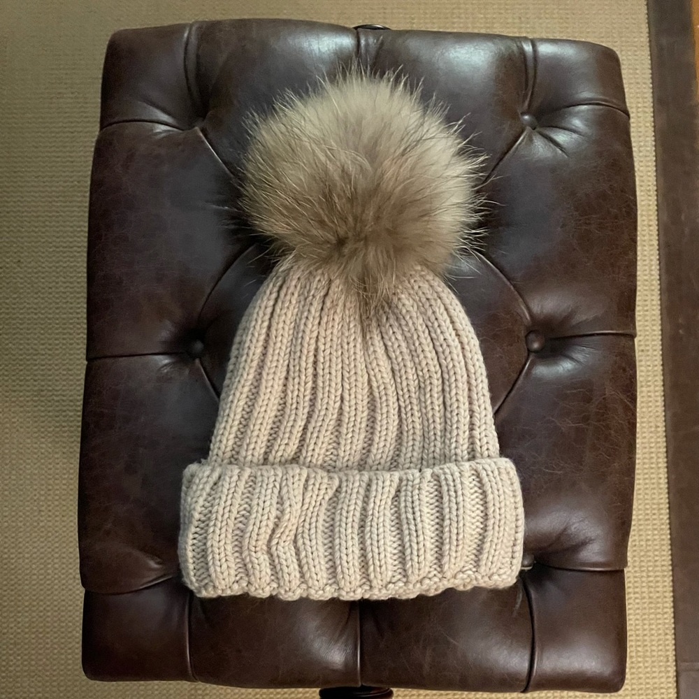 Pom pom real fur hat